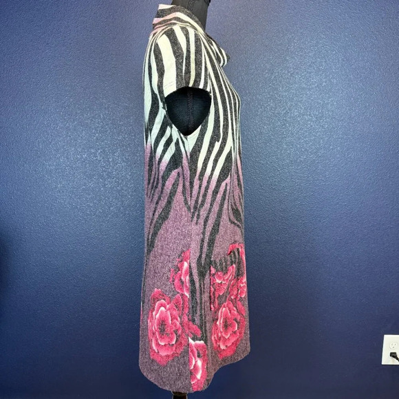 Papillon zebra print to floral print short sleeve sweater dress, size large - Picture 6 of 9